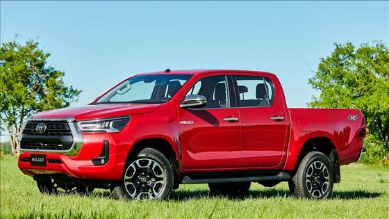 TOYOTA HILUX 2.8 D-4D TURBO DIESEL CD SRX PLUS 4X4 AUTOMÁTICO